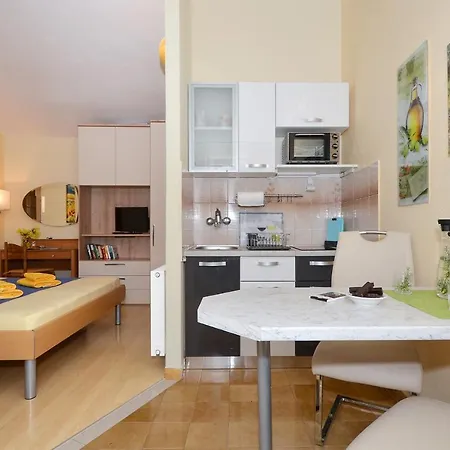 Fontana Olive Appartement *